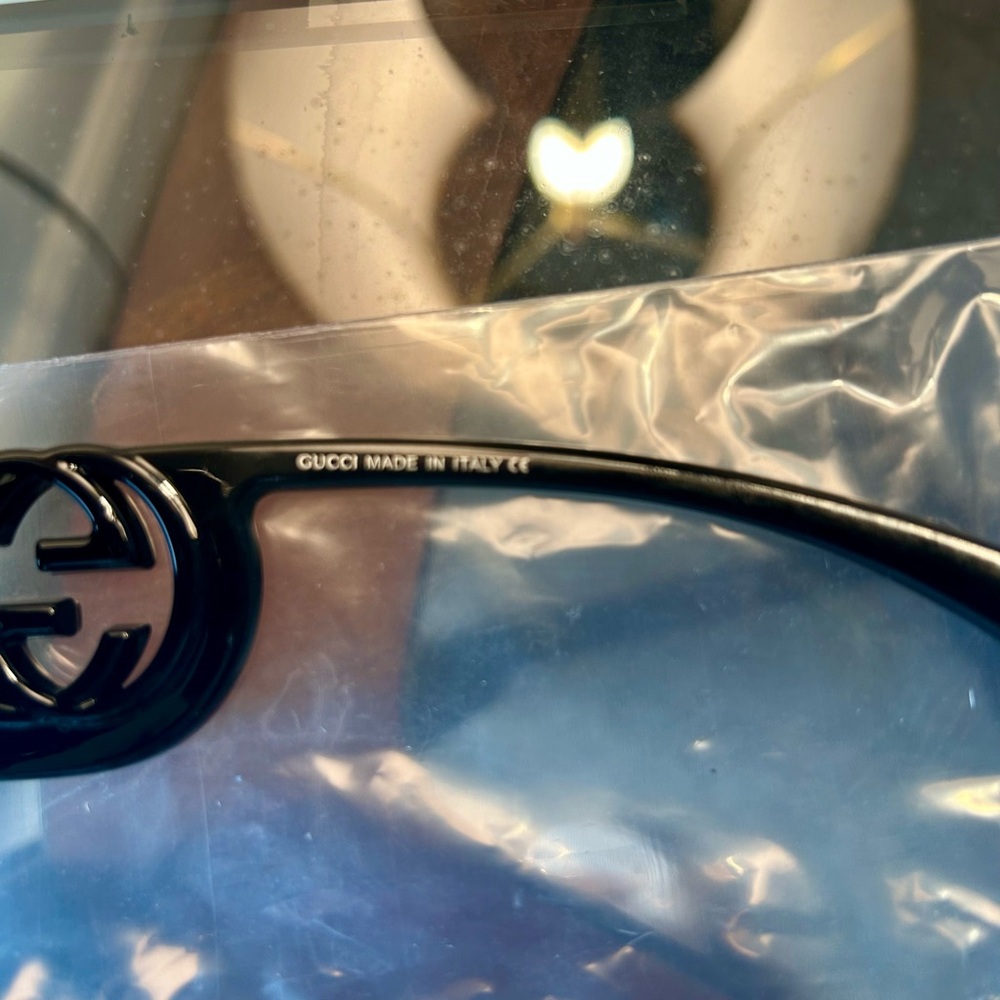 Authentic Gucci Black Rectangular Sunglasses With… - image 7